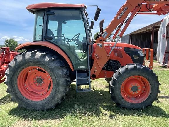 Image of Kubota M8560 equipment image 4