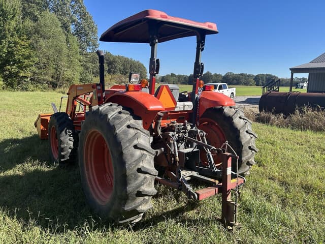 Image of Kubota M8560 equipment image 2