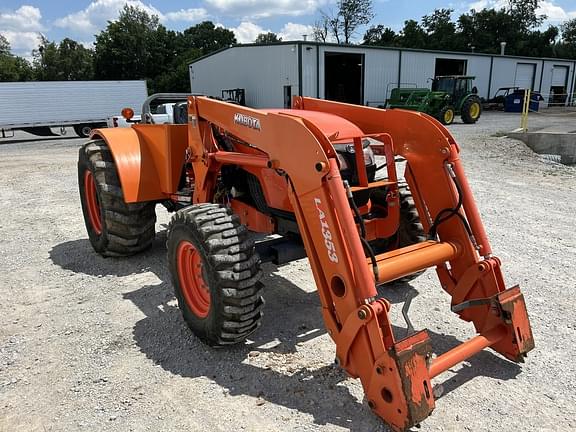 Image of Kubota M9960 equipment image 2