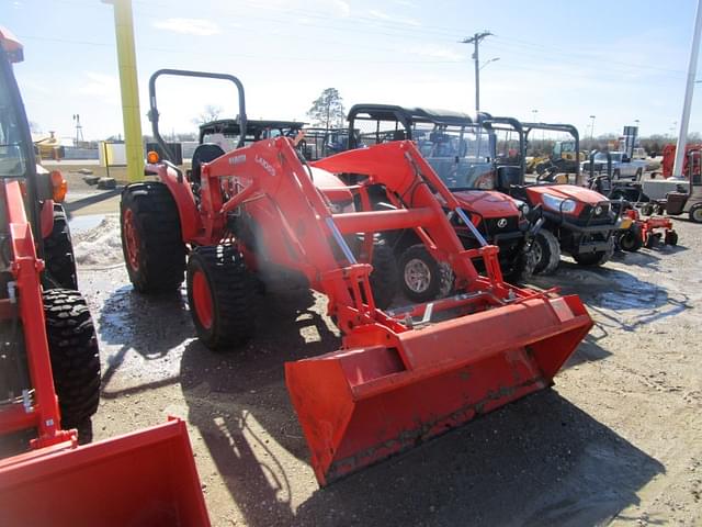 Image of Kubota MX5200HST equipment image 2