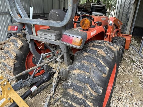 Image of Kubota MX5800 equipment image 2