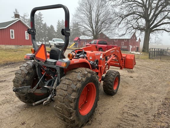 Image of Kubota MX5800 equipment image 2