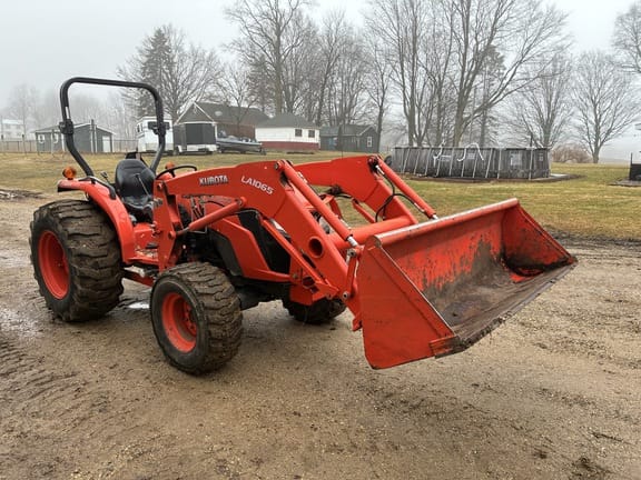2015 Kubota MX5800 Equipment Image0