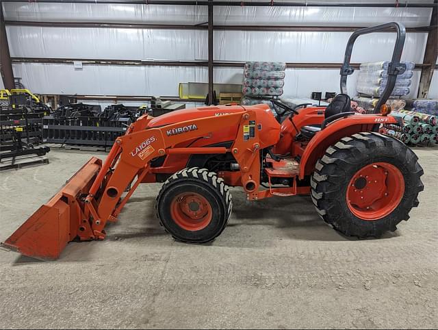 Image of Kubota MX5800 equipment image 2