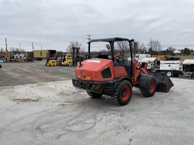 Image of Kubota R530 equipment image 3