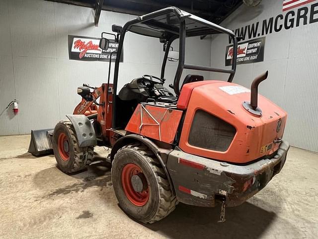 Image of Kubota R530 equipment image 2