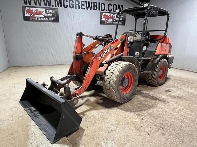 Image of Kubota R530 equipment image 1