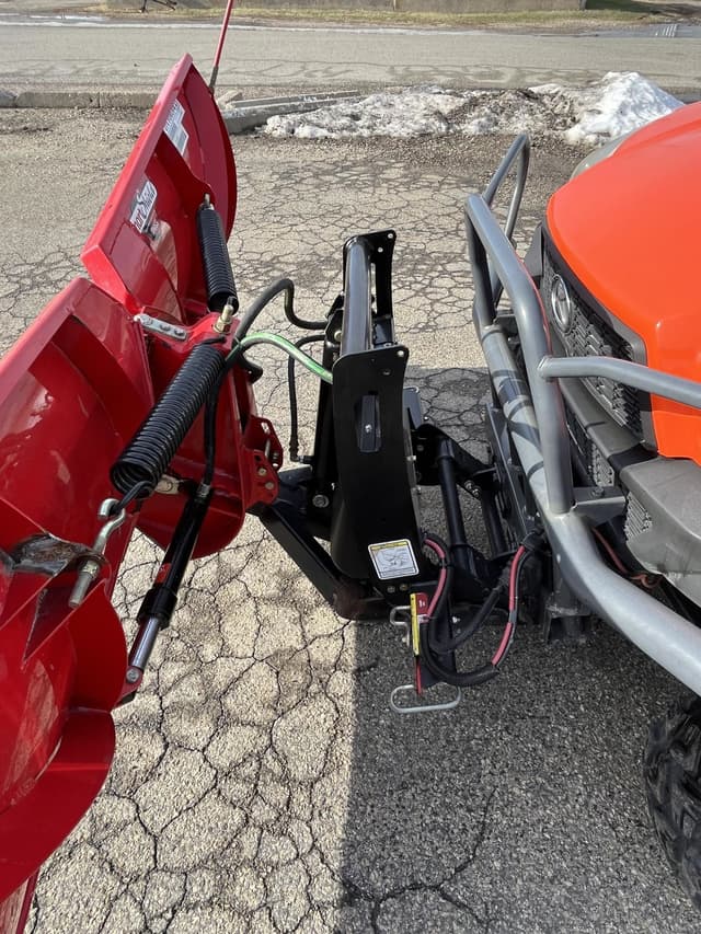 Image of Kubota RTV-X1100C equipment image 4