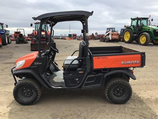 Image of Kubota RTV900 equipment image 4