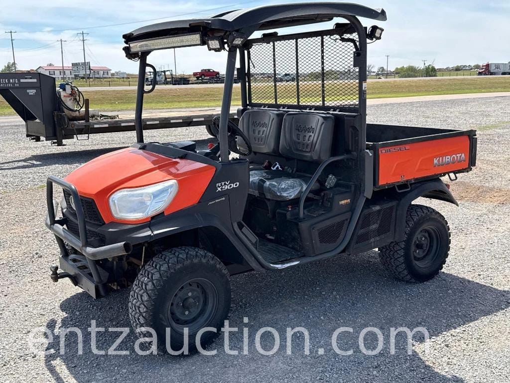 2015 Kubota RTVX900 Equipment Image0