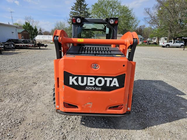 Image of Kubota SSV65 equipment image 2