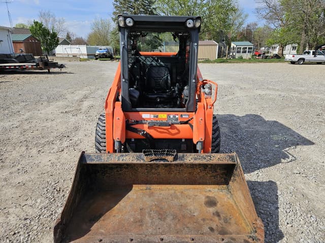 Image of Kubota SSV65 equipment image 4