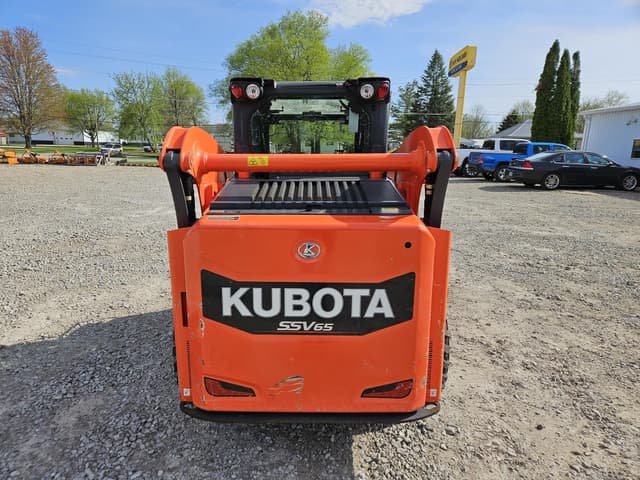 Image of Kubota SSV65 equipment image 1