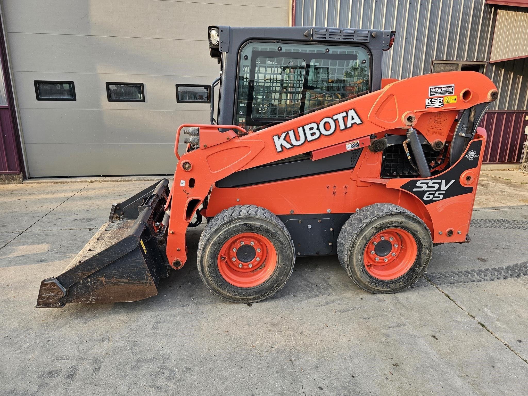 2015 Kubota SSV65 Equipment Image0