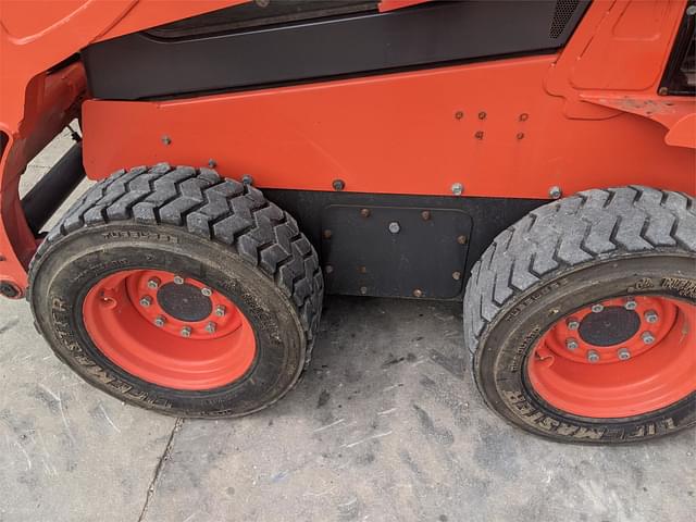 Image of Kubota SSV65 equipment image 4