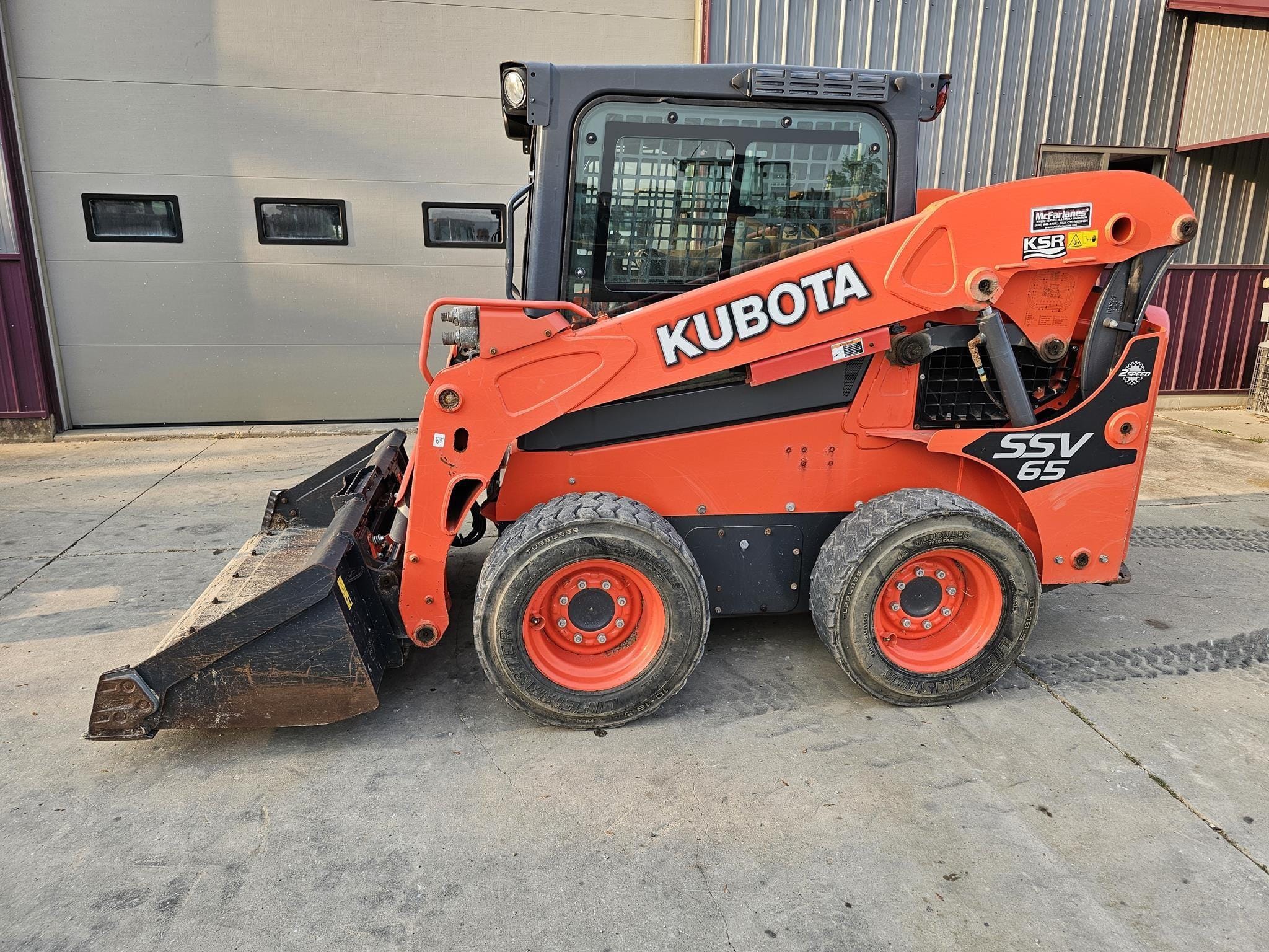 2015 Kubota SSV65 Equipment Image0