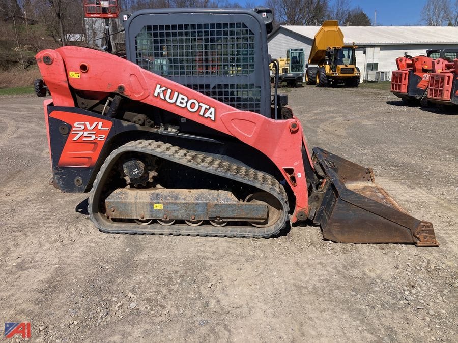 2015 Kubota SVL75-2 Equipment Image0
