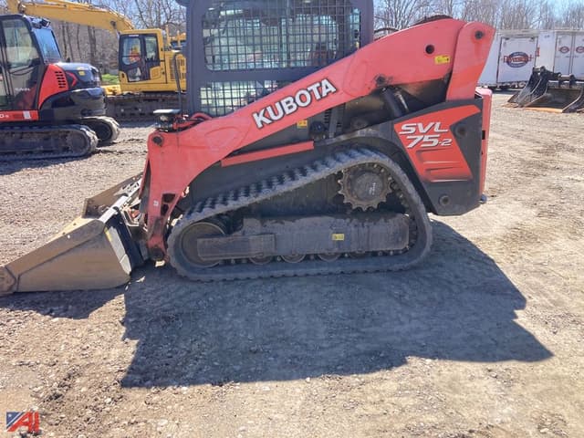 Image of Kubota SVL75-2 equipment image 2