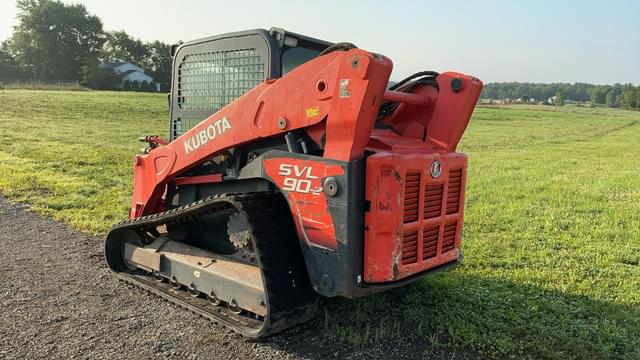 Image of Kubota SVL90-2 equipment image 2