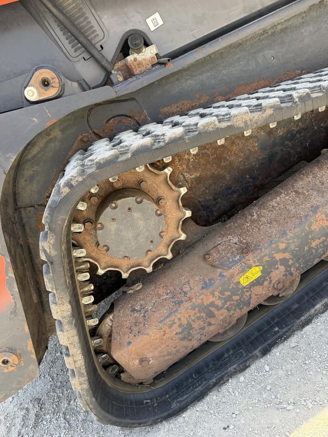 Image of Kubota SVL75-2 equipment image 3
