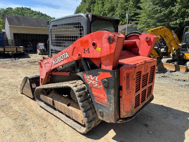 Image of Kubota SVL75-2 equipment image 2