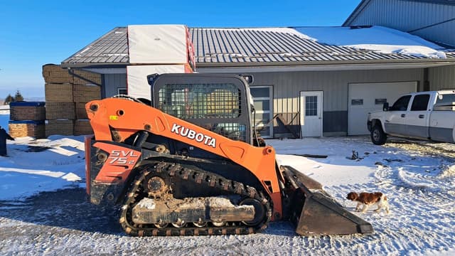 Image of Kubota SVL75-2 equipment image 2