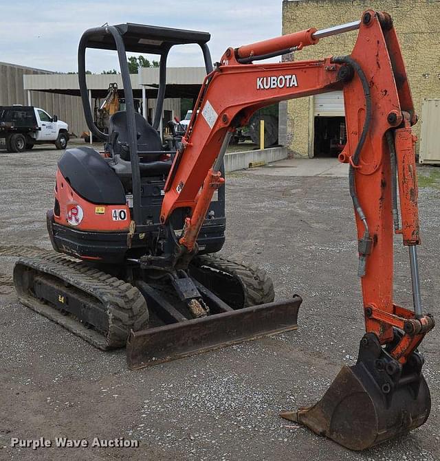 Image of Kubota U25 equipment image 2