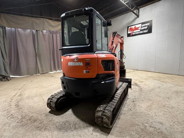 Image of Kubota U35-4 equipment image 4