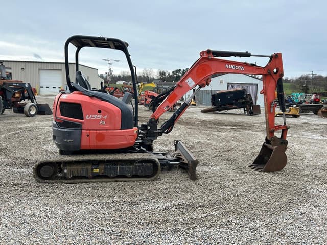 Image of Kubota U35-4 equipment image 4