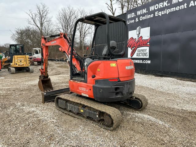 Image of Kubota U35-4 equipment image 1