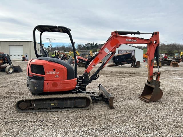 Image of Kubota U35-4 equipment image 4