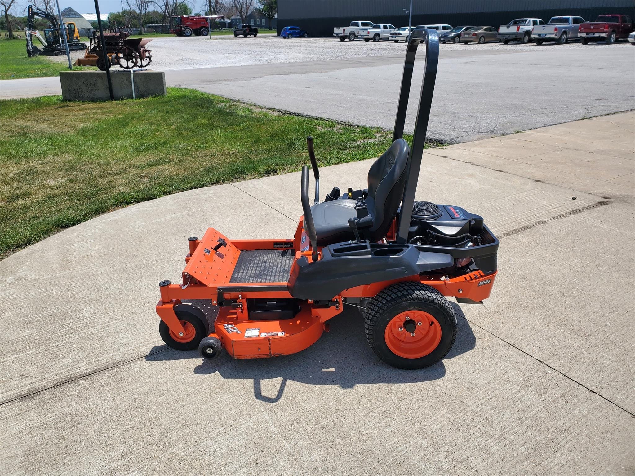 Main image Kubota Z122R