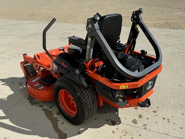 Image of Kubota Z724 equipment image 4