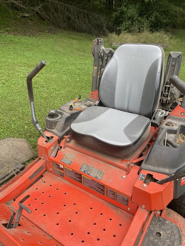 Image of Kubota Z724 equipment image 4