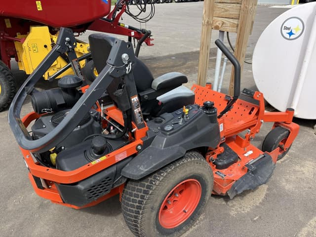 Image of Kubota Z724XKW equipment image 2