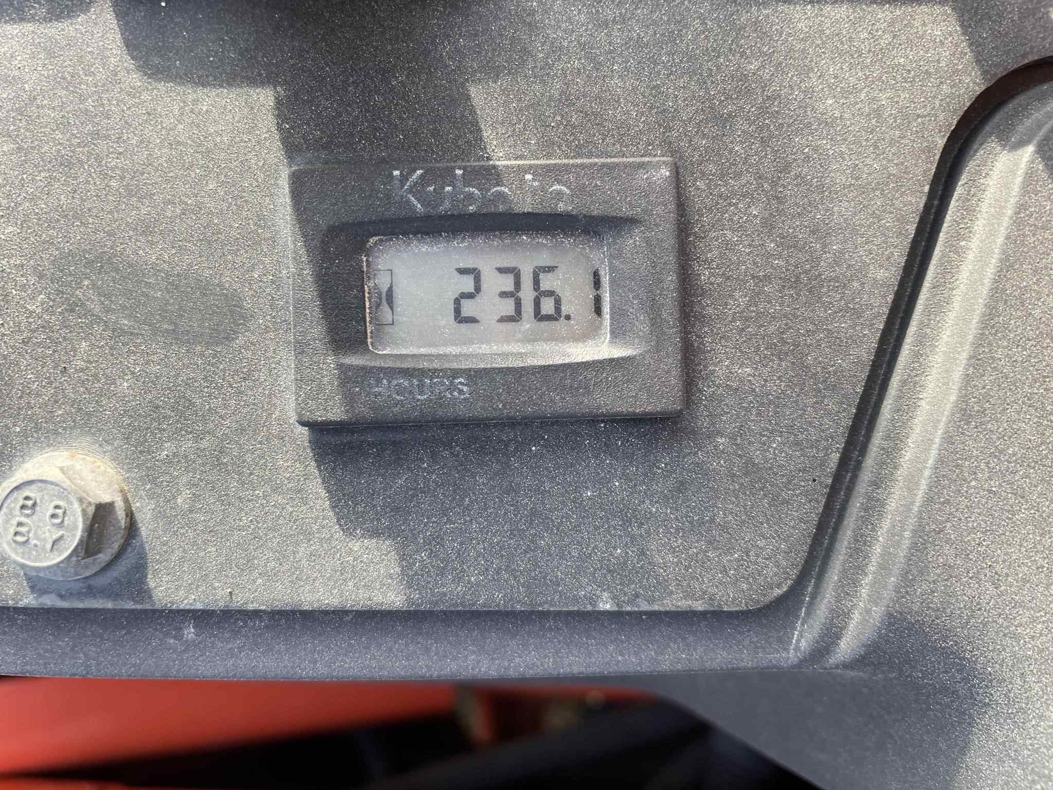 2015 Kubota Z724XKW Equipment Image0