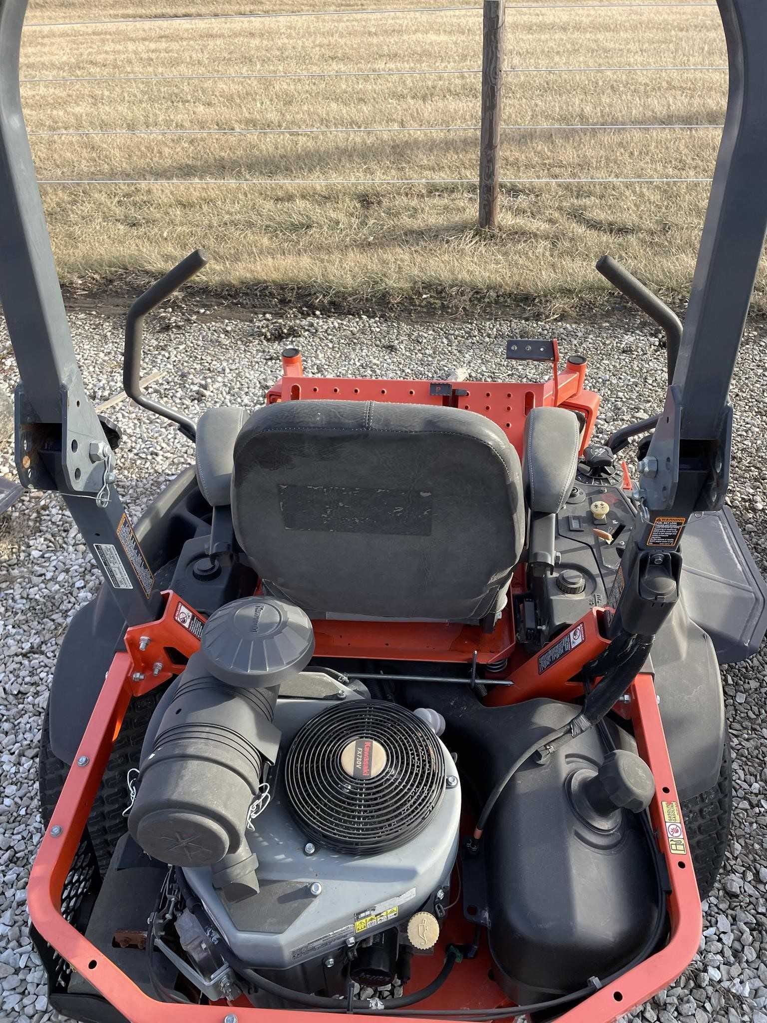 2015 Kubota Z724XKW Equipment Image0