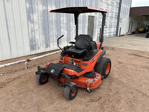 Image of Kubota ZD323 equipment image 4