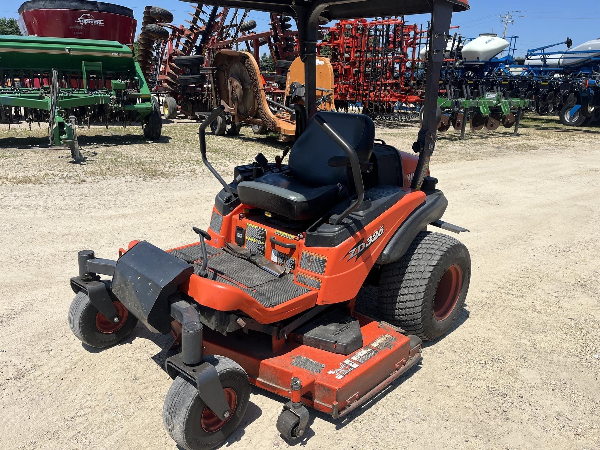 2015 Kubota ZD326 Equipment Image0