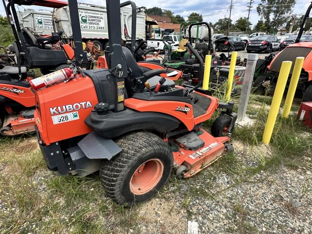 Image of Kubota ZD326 equipment image 4
