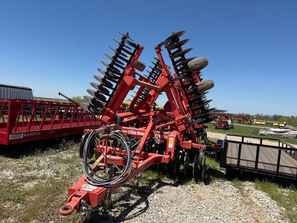 2015 Kuhn Krause Excelerator 8000 Equipment Image0