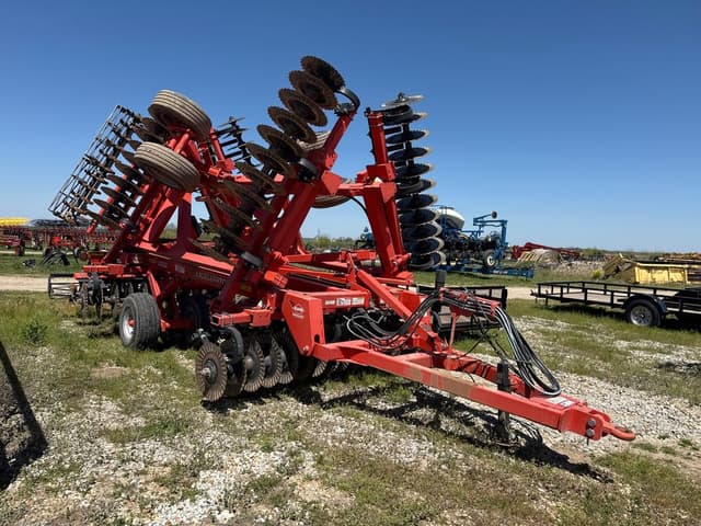 Image of Kuhn Krause Excelerator 8000 equipment image 2