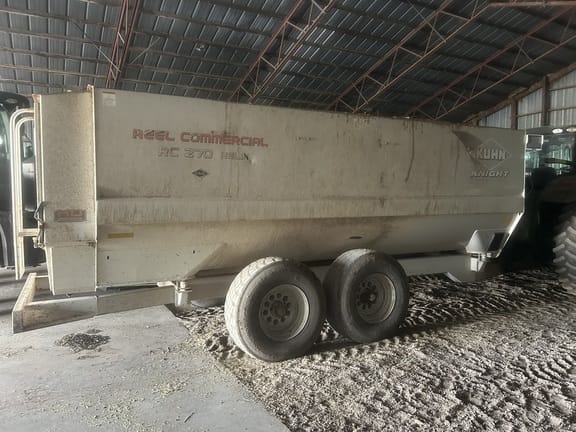 2015 Kuhn Knight RC270 Equipment Image0