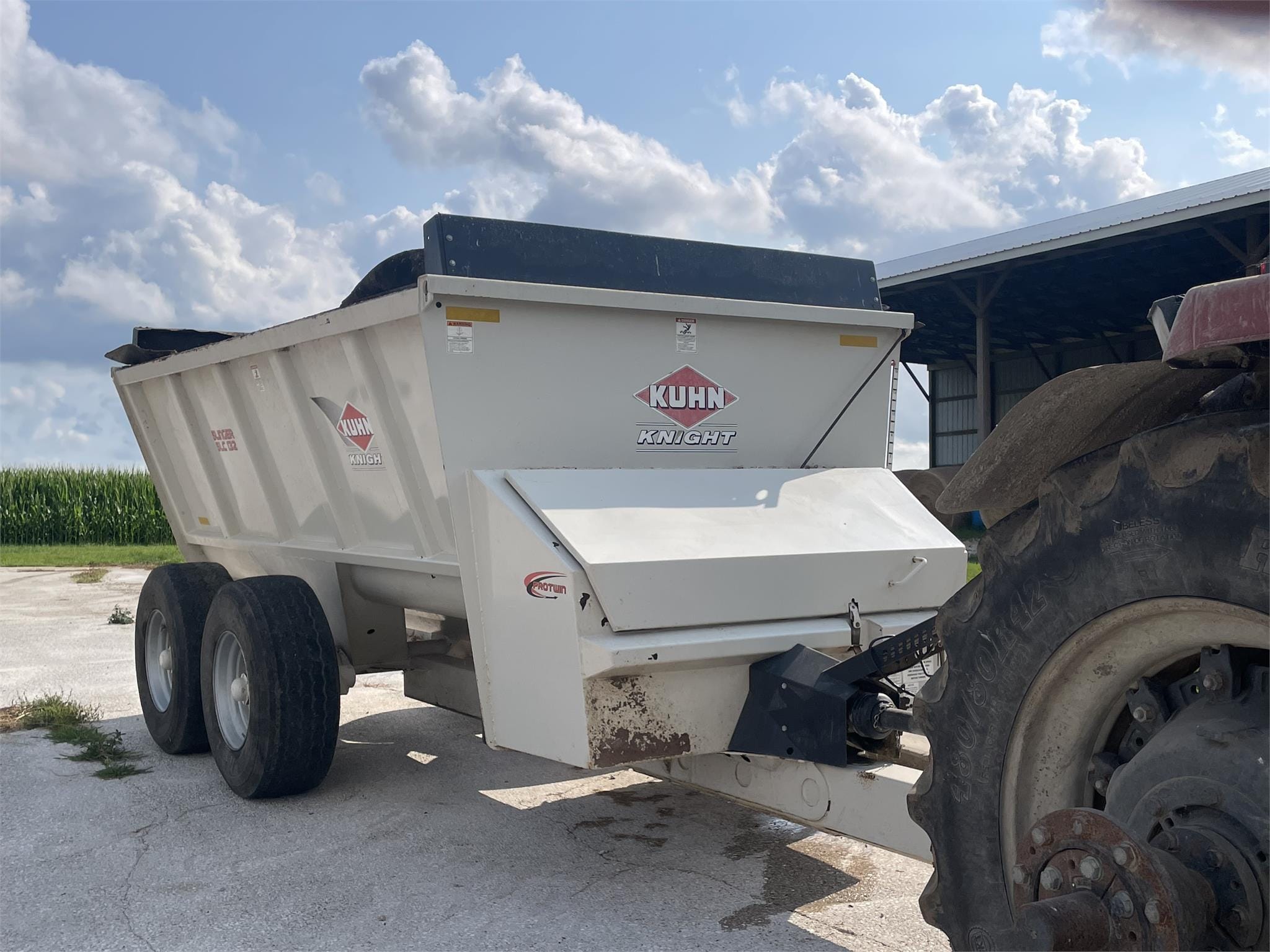 Main image Kuhn Knight SLC132