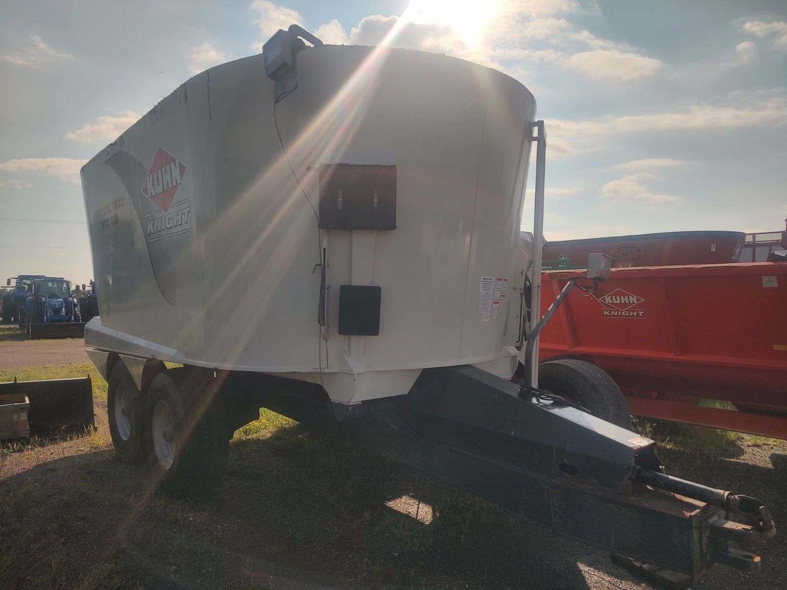 2015 Kuhn Knight VTC1100 Equipment Image0