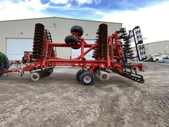 Image of Kuhn Krause Excelerator 8000 equipment image 1