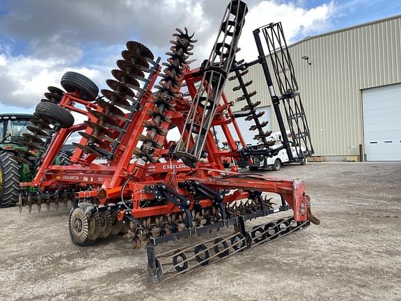 Image of Kuhn Krause Excelerator 8000 equipment image 2