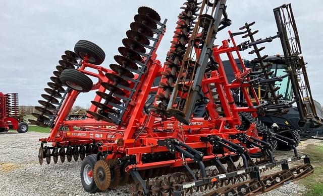 Image of Kuhn Krause Excelerator 8000 equipment image 2