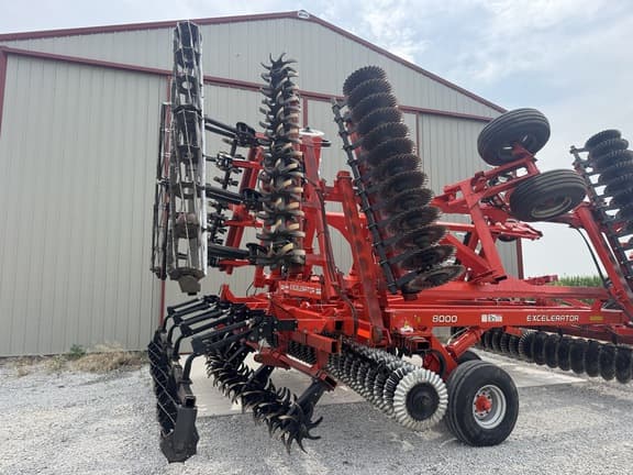 Image of Kuhn Krause Excelerator 8000 equipment image 3