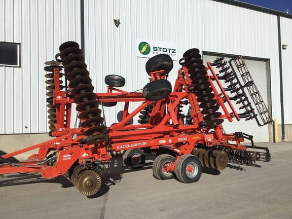 Image of Kuhn Krause Excelerator 8000 equipment image 2